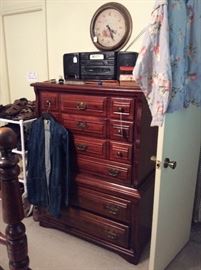Bedroom suite - chest of drawers