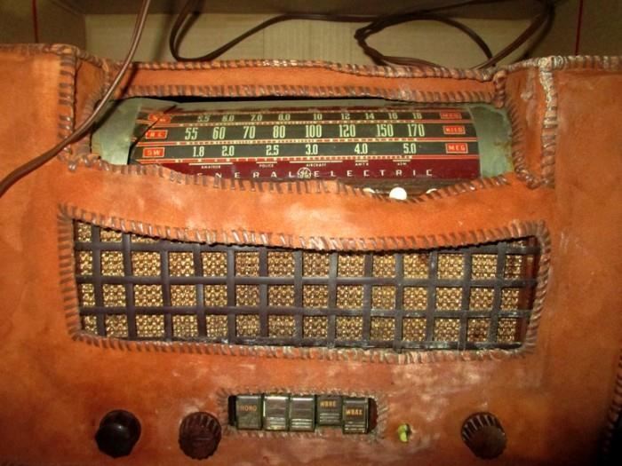 1945 General Electric Radio in leather case