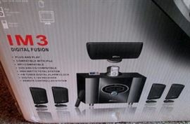 Paramax Digital Fusion 1M3 i-pod stereo player-- little use in original box