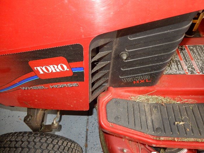 Toro Wheel Horse lawn tractor 