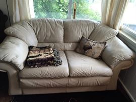 Nice Leather Love Seat in good condition