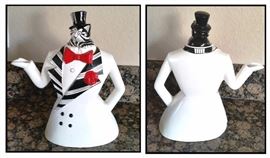 RARE collectible Kliban Tastesetter teapot