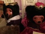 The King and Queen, Raikes bears