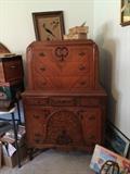 Antique chest of drawers