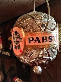 Working Lighted Pabst Rotating Sign...
