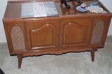 vintage stereo cabinet (with stereo!)