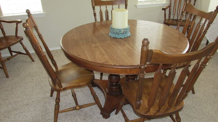 MID CENTURY MAPLE DINING TABLE W/LEAF AND 6 CHAIRS