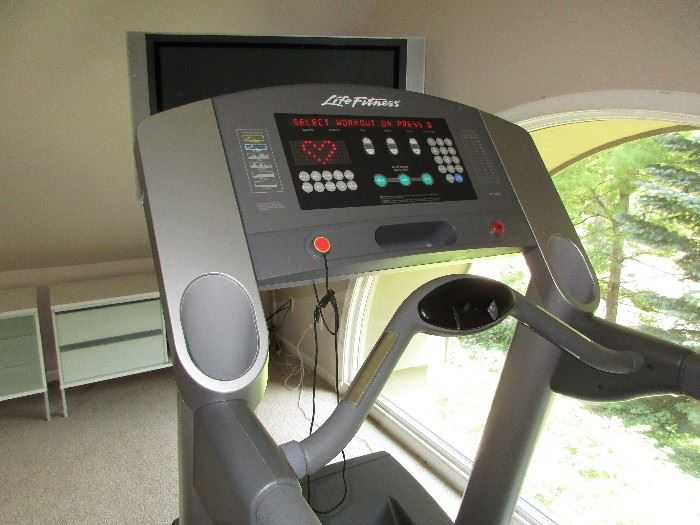 Life fitness treadmill