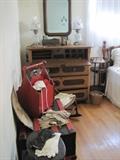 butlers chest, mirror & trunk