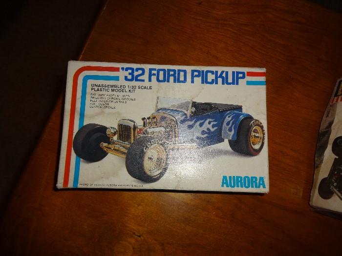 1976 Aurora 32 Ford Model Kit 