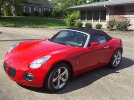 2007 Pontiac Solstice GXP 16xxx miles - for details on this car contact 573-579-1007