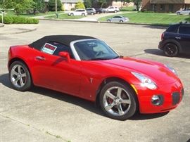 2007 Pontiac Solstice GXP 16xxx miles - for details on this car contact 573-579-1007