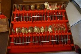 Boon Jewelry Ltd. Elegant Brass/Bronze Flatware in wooden Case