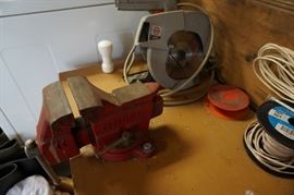 Vice, circular saw