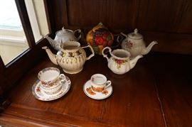 tea pots and tea sets