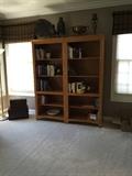 2 bookcases with 3 adjustable shelves in each