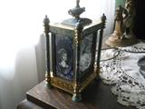 Closina Clock Runs