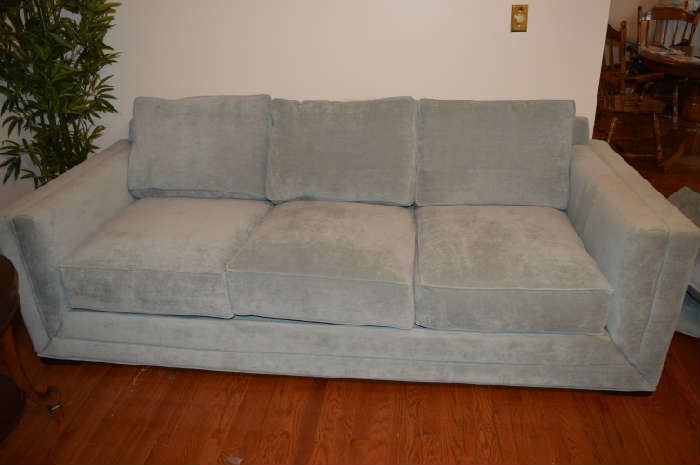Couch like new 