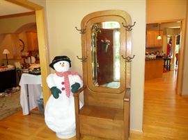 ANTIQUE HALL TREE AND FROSTY THE SNOWMAN SINGS