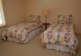 Pair of Twin Beds (Mattresses, Box Springs, & Frames)
