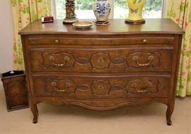 Vintage Dresser / Chest of Drawers
