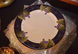 Pretty Set of Dinner Plates with Grape Motif & Gold Edge