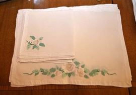 Vintage Embroidered Place Mats & Napkins 