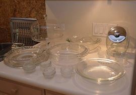 Kitchenwares--Glass, Pyrex, Cake Pedestal with Dome