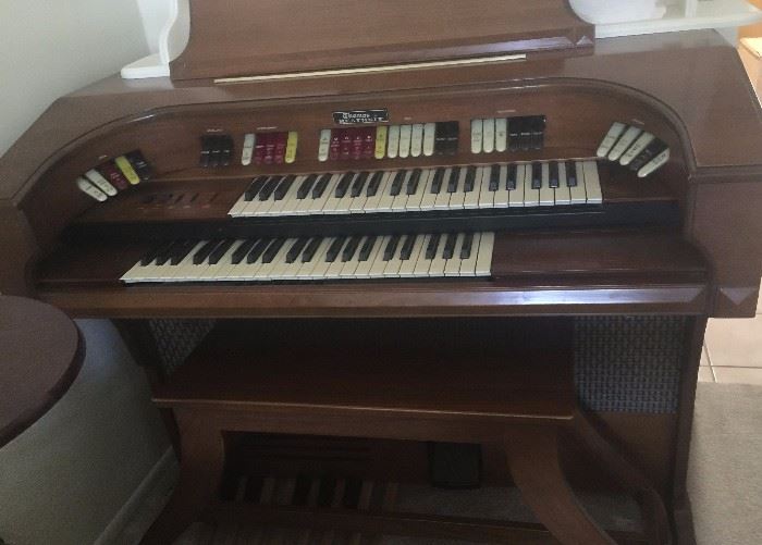 Thomas Electronic Organ by Heathkit 
