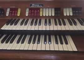 Thomas Electronic Organ by Heathkit