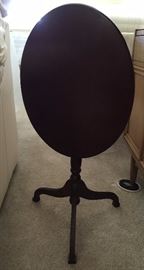 Oval Collapsible Table