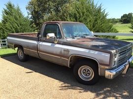 1986 Silverado in Running condition... may not be roadworthy. 