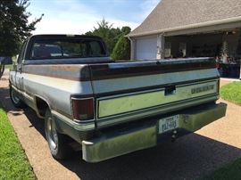 1986 Silverado in Running condition... may not be roadworthy. 