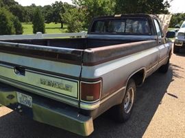 1986 Silverado in Running condition... may not be roadworthy. 