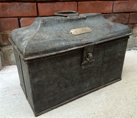 Antique metal "Lunch box"  with inscription plate "Smiths Heat Retainer and Ventilator, Minneapolis, MN"