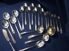 Extra pieces and more serving pieces for "Spring Glory"