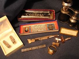 Things for gents, too. Cufflinks in box and Kappa Sigma bar pin (for a sweetheart), tiebar and cufflinks with the initial W.