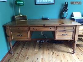 Work at home desk, immacu