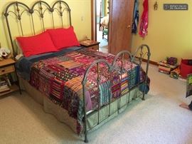 Metal bed, quilt