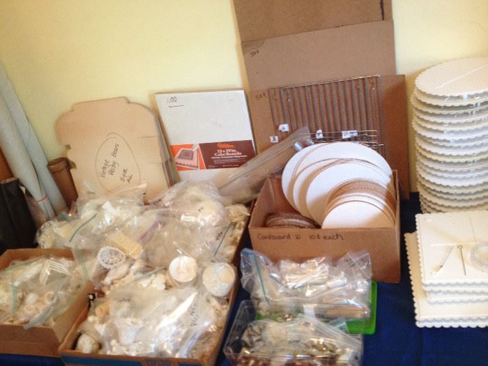 Wedding Cake Supplies and Cake Baking supplies, Cardboard Rounds, Plastic Boards, Boxes and so much more.
