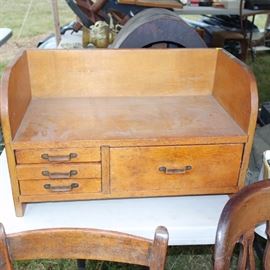 Small desk excellent condition