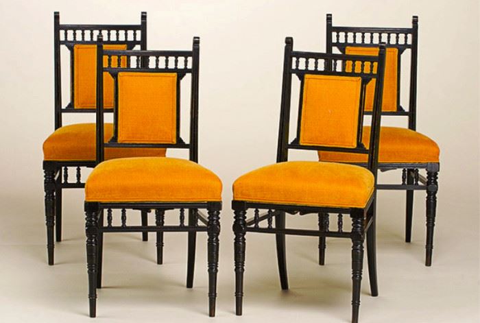 English Antique. Set of 4 chairs by Gillow and Company, England, circa 1875
