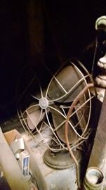 VINTAGE TABLE TOP FAN