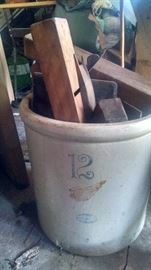 #12 RED-WING CROCK