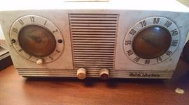 RCA VICTOR TABLE TOP 50S RADIO