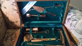VINTAGE GOLD SERVING SET