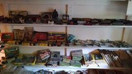HO TRAINS / MODEL PLANES