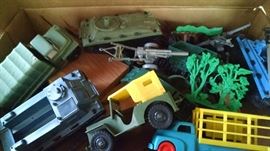 CLOSE-UP...MARX BATTLEGROUND PLAY SET