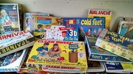 LOADS OF VINTAGE BOARD GAMES...COME TAKE A LOOK !!