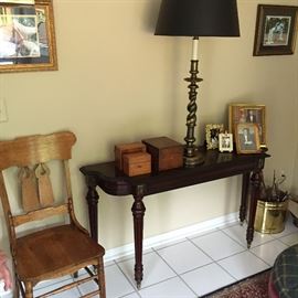 ANTIQUE OAK CHAIR, SOFA TABLE WITH GREAT DETAIL AND A  STIFFEL LAMP